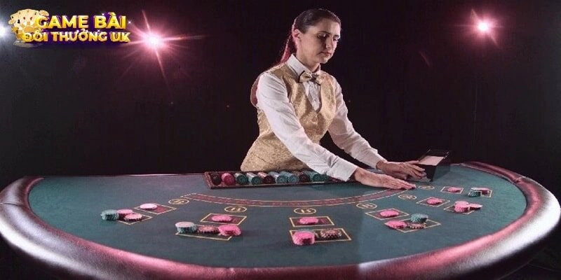 Kỹ năng quan sát và phân tích tình huống của dealer poker là gì?